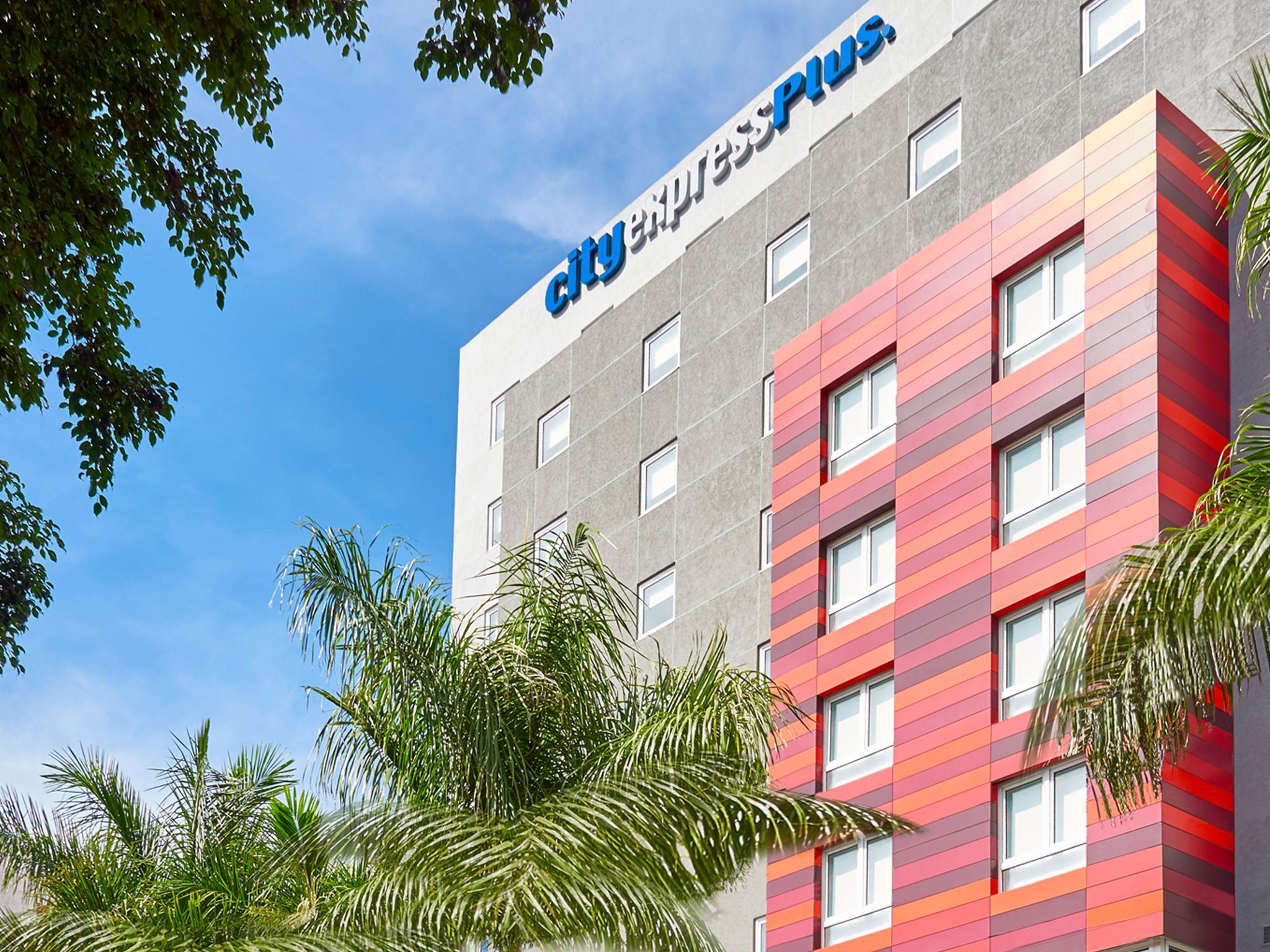 City Express Plus By Marriott Guadalajara Expo サポパン エクステリア 写真